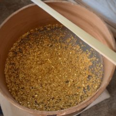 扇子に使われる小石