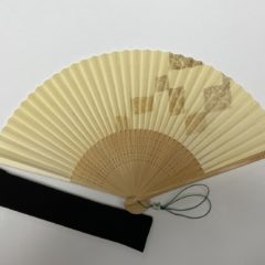 扇子を使った内祝い