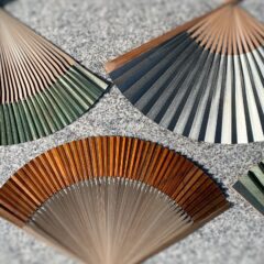 扇子を持つのに正しい大きさ、形はあるのか。