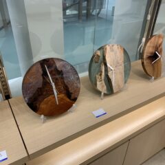 伝統を発展させる新しい工芸の世界